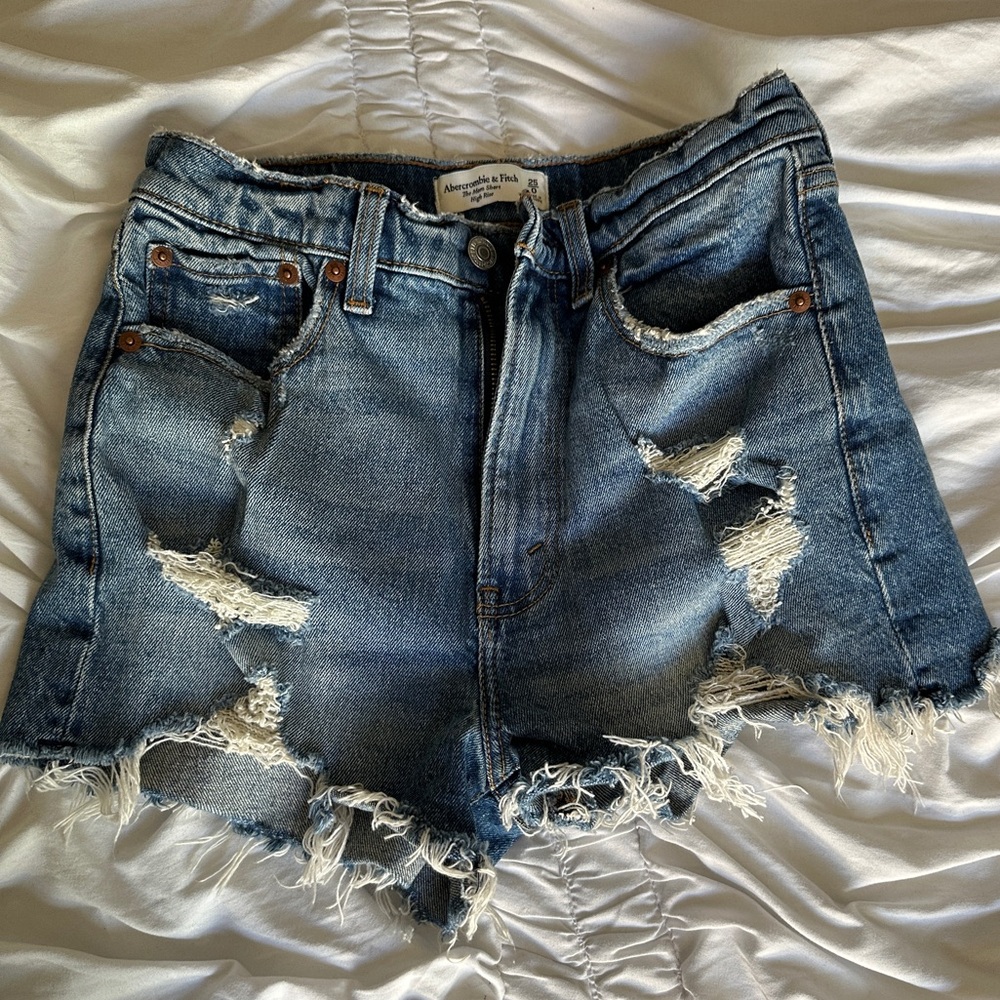 Abercrombie & Fitch Mom Short High Rise